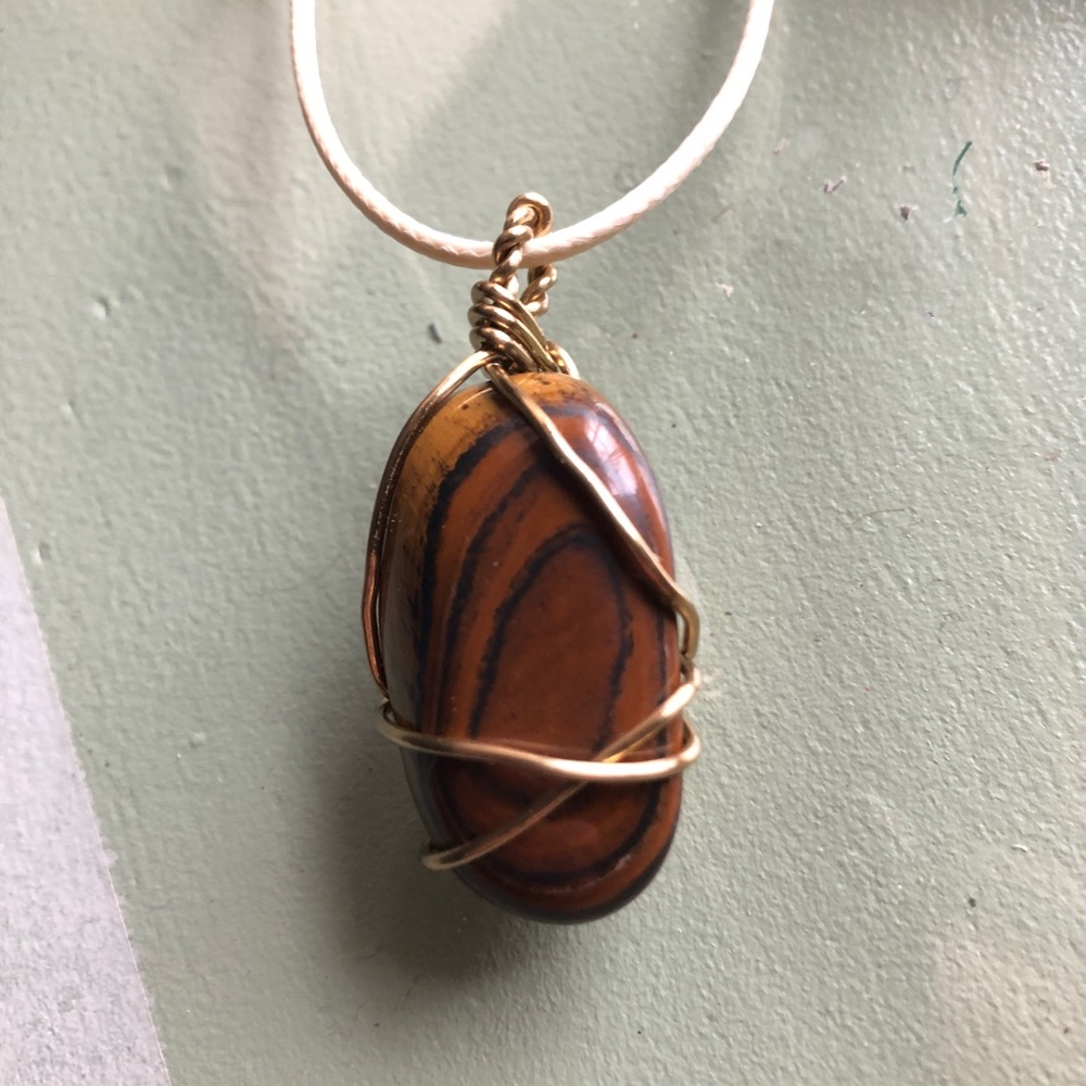 Crystal necklace - Picture 2 of 2